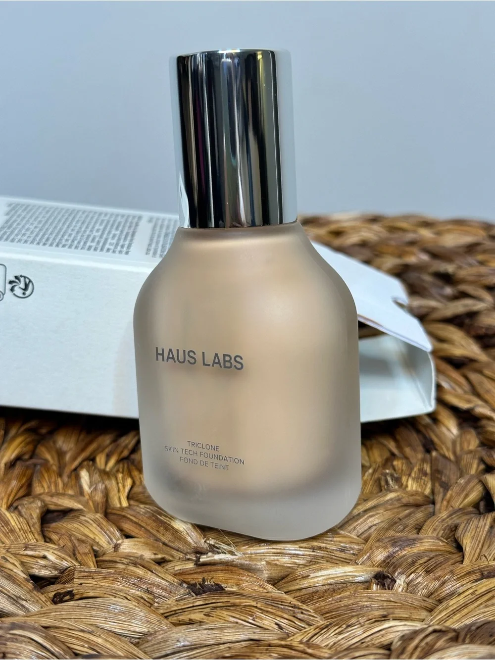 NWT Haus Lab 250 Triclone Skin Tech Foundation Light Medium Neutral